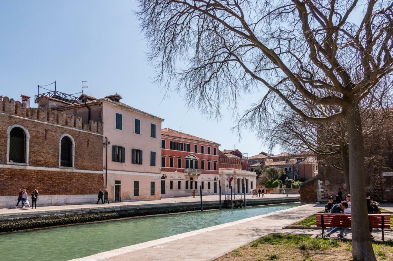 Arsenale 2352 Home Library By Biennale Exhibition เวนิส ภายนอก รูปภาพ